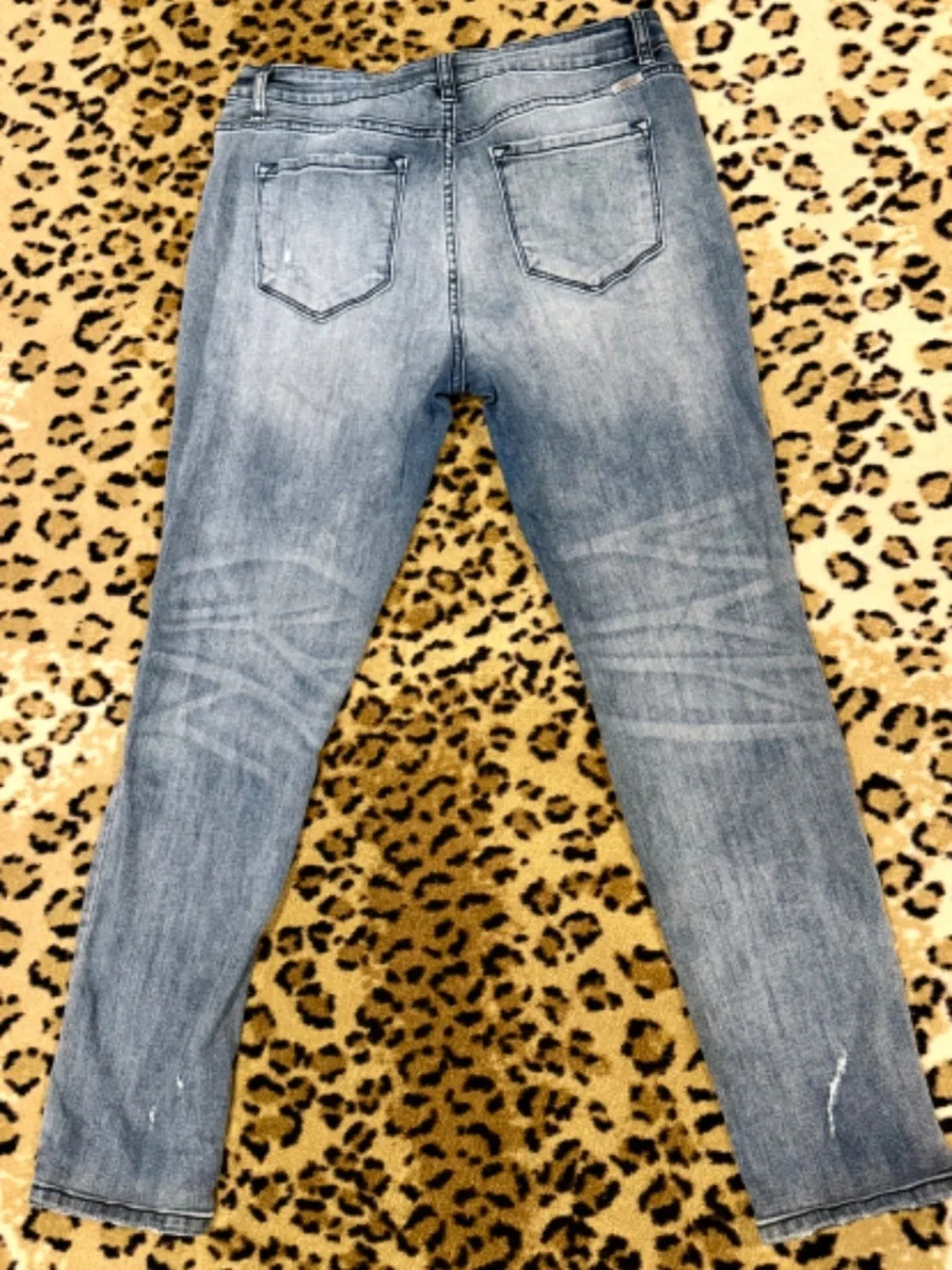 KanCan High Rise Distressed Skinny Jeans Size 15 / 31 EUC KC8356M